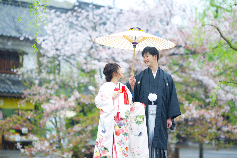 見つめあってチラっ♪