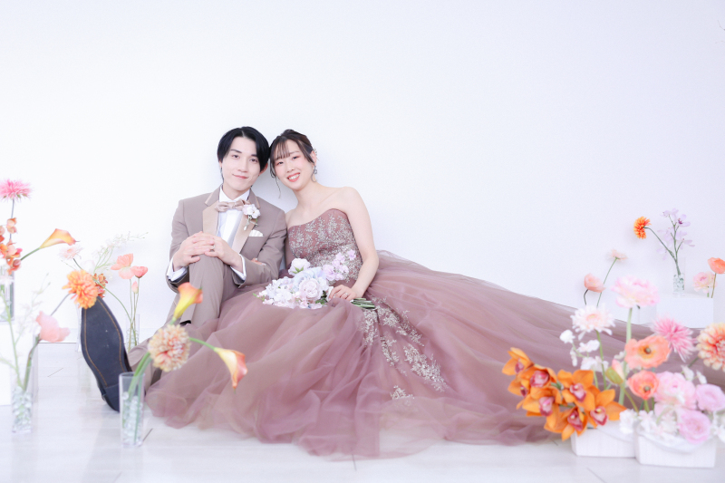 ウエディングドレスもカラードレスも♡洋装2着で楽しむスタジオ撮影