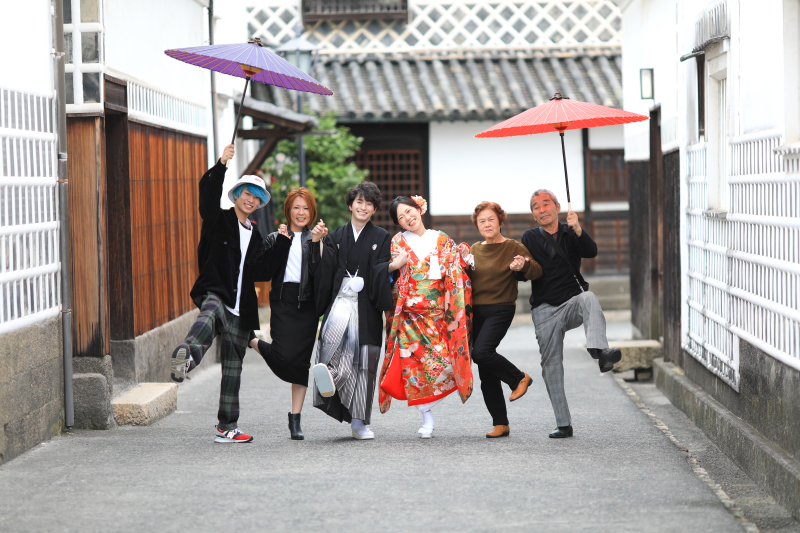 家族でワイワイ記念撮影♩