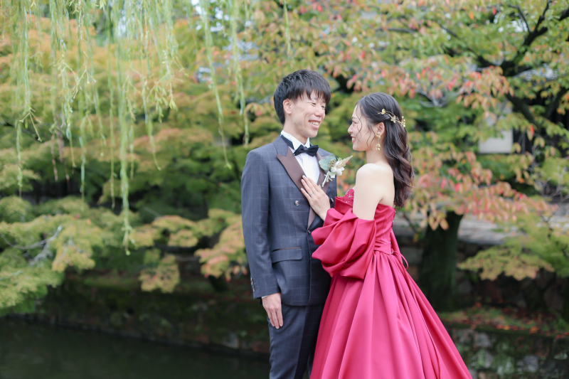 紅葉が色づいてきた前で