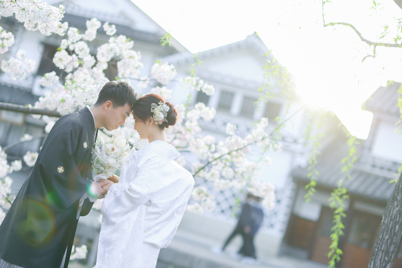 おでこをコツン