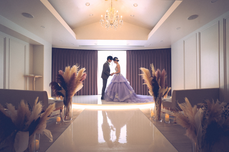 おでこをコツン