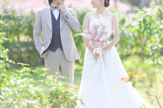 海・公園・お花畑など♩人気の場所でのドレス撮影　結婚式をしない方にも想い出の地などでの撮影がおすすめ＊