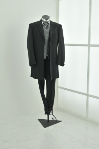 黒ストミディアム