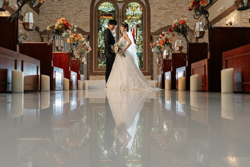 さまざまな角度からのチャペルを楽しんで|ウェディングドレス◇スタジオ