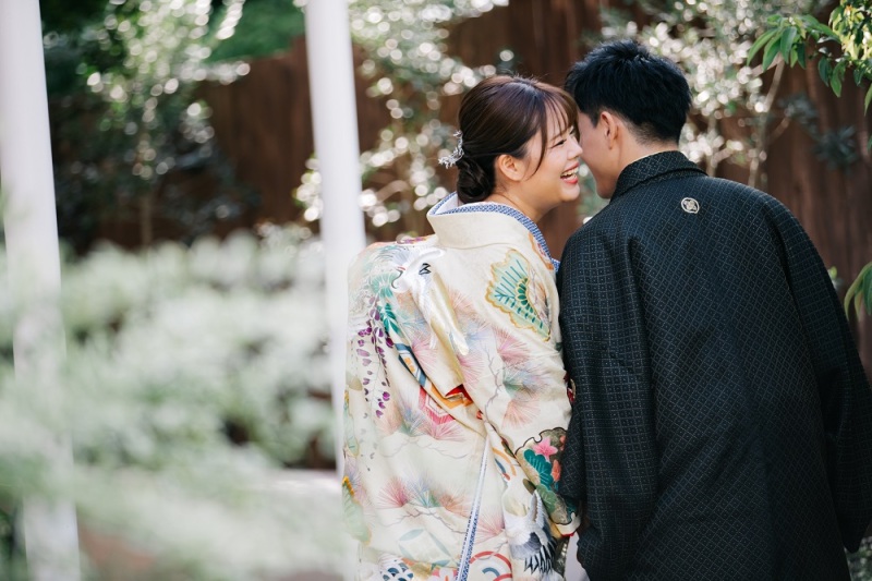 ご新郎様にお顔を近づけて...♡