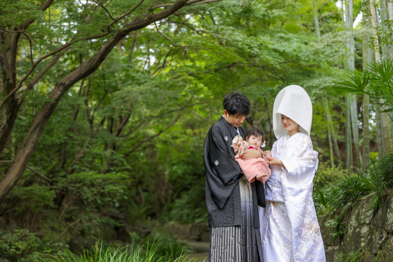 清廉な綿帽子と白無垢で家族写真✷