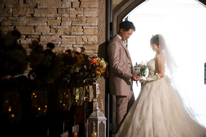 チャペルの扉側で