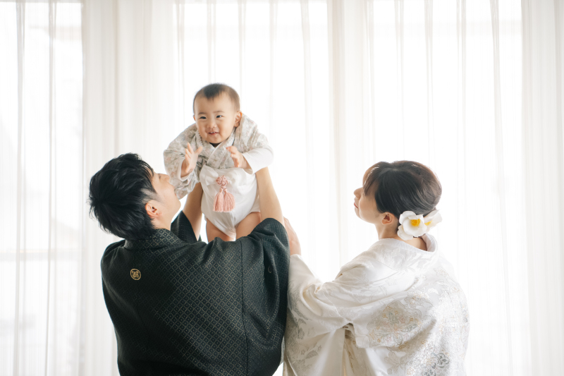 家族3人のフォトウェディング|白無垢×カラードレス◇スタジオ撮影◇お子様と一緒