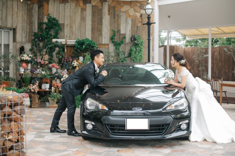 愛車を挟んで♡