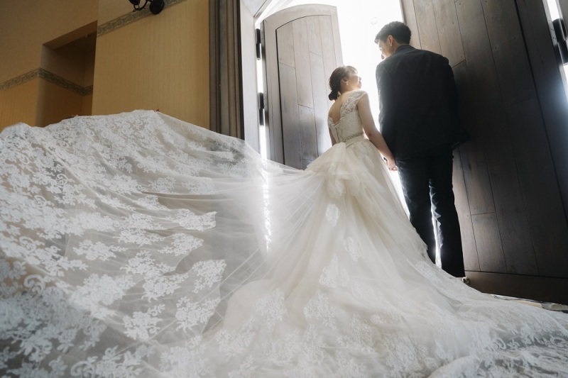 重厚感のある扉を使用して