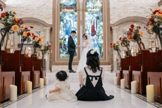 家族4人のフォトウェディング｜ウェディングドレス◇スタジオ◇車あり