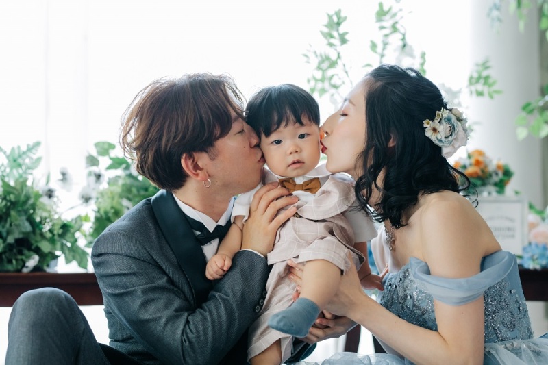 お子様にキス♡