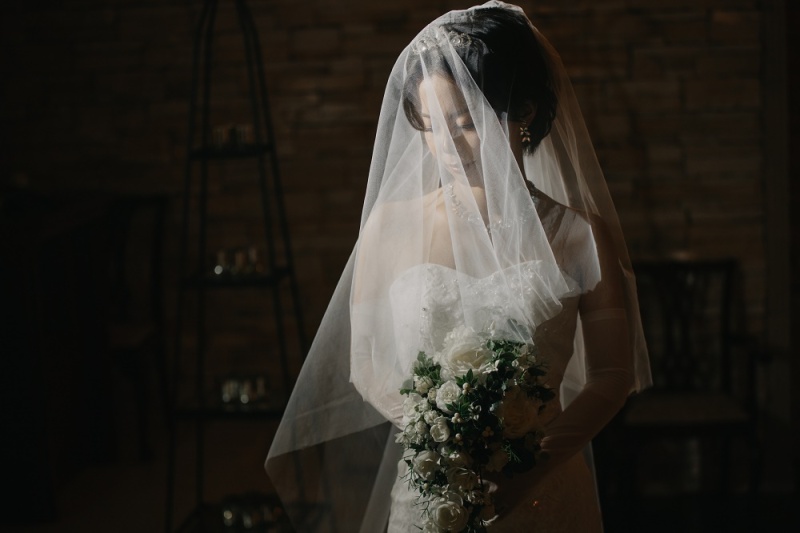 ドレスの際立つソロショット