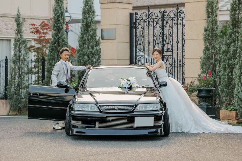 車と一緒にフォトウェディング♡