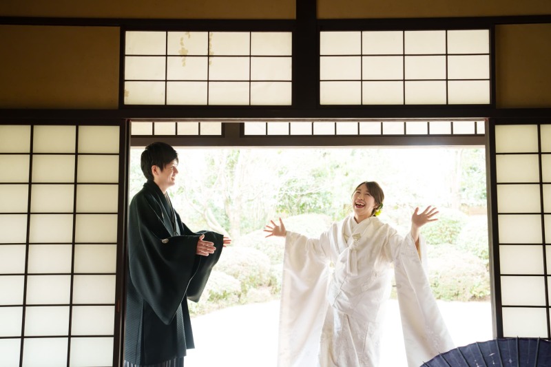 邸宅内ではしゃいで♪