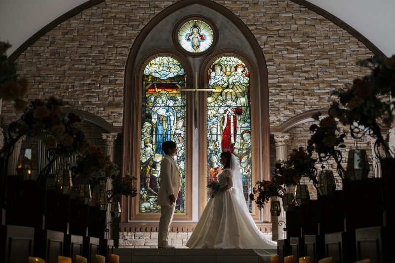 厳かなチャペルにて