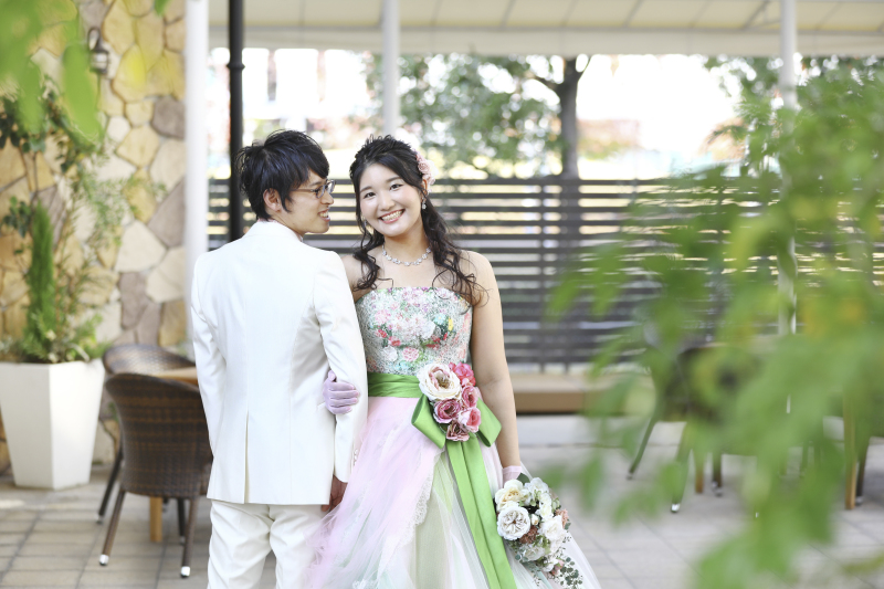 陽射しが明るいガーデンで