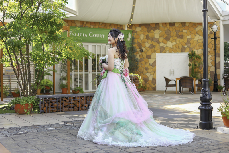 パステルカラーがきれいなカラードレス