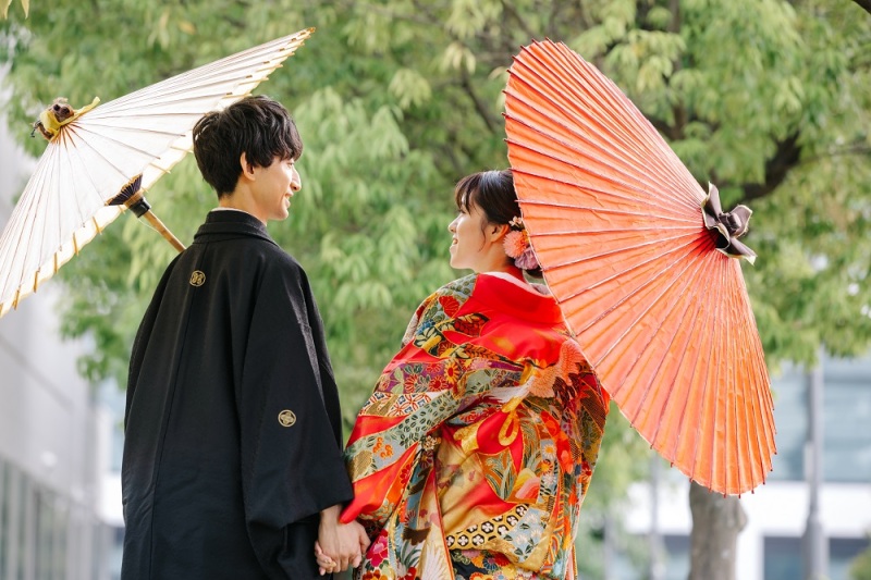 手を握って...♡