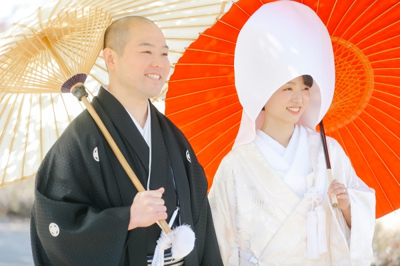 赤の番傘がアクセントに°˖✧