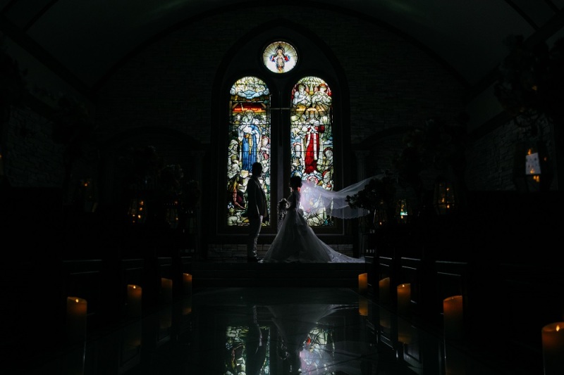 チャペルにてシルエット写真☆彡