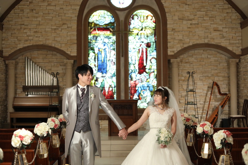 ふたりで手をつないで