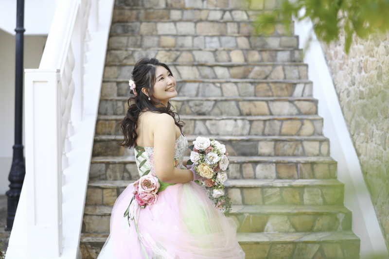 南フランスの街並みをイメージした石造りの建物