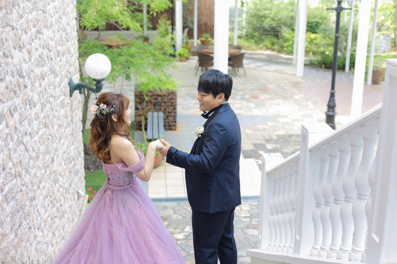 扉の先の階段を降りると...