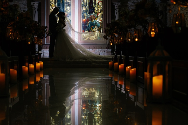 ふわっと広がるドレスとともに