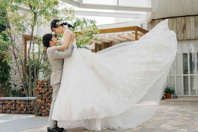 チャペル＆ガーデンで撮影できる！｜ウェディングドレス◇スタジオ