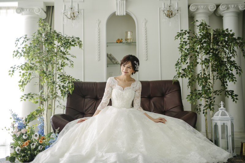 《最先端のレタッチ加工アルバム》洋装1着/スタジオ◇50カット全データ&10Pアルバム付き