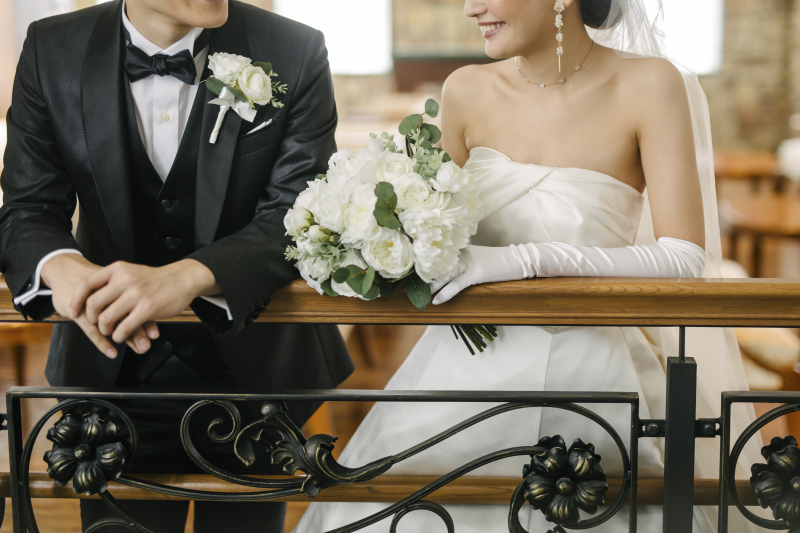 《オンライン相談限定/アルバム特典》洋装1着/スタジオ◇50カット全データ&10Pアルバム付き