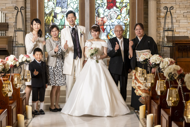【完全貸切で挙式風フォトも叶う♡】本格チャペルでファミリーフォトプラン＊50カット全データ＆プレゼント用台紙付写真2冊付き♪