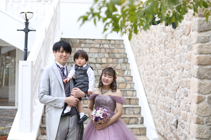 【完全貸切で挙式風フォトも叶う♡】本格チャペルでファミリーフォトプラン＊50カット全データ＆プレゼント用台紙付写真2冊付き♪