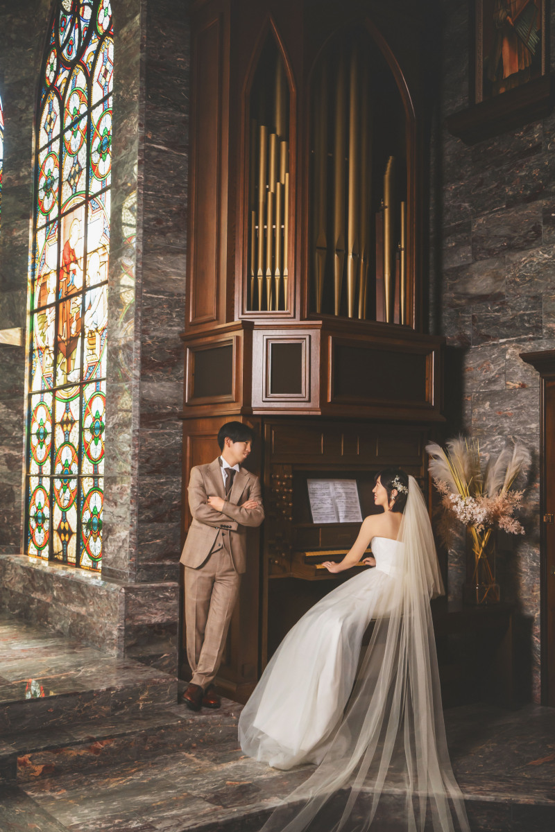 ピアノを弾きながら♪