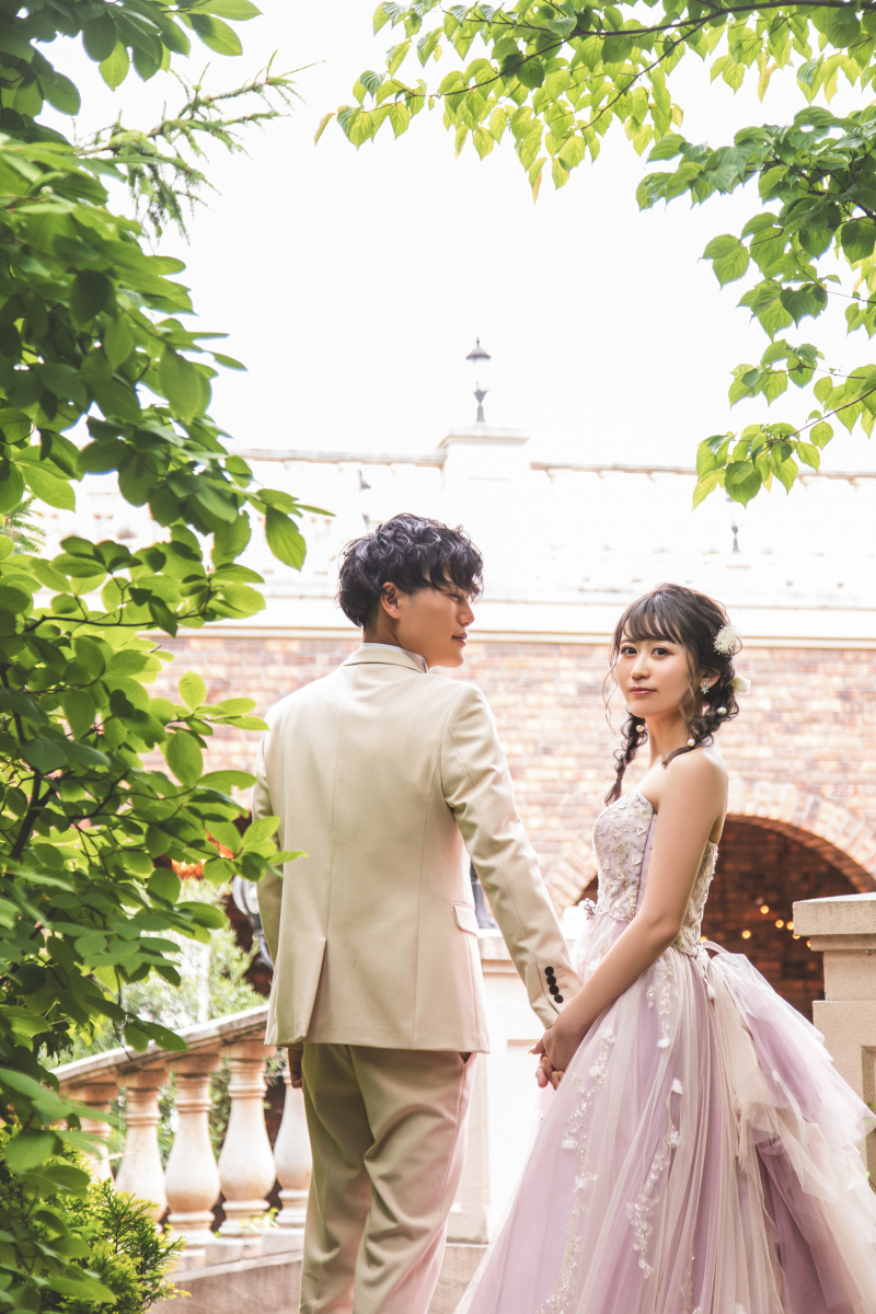 木々もお二人を祝福しております。