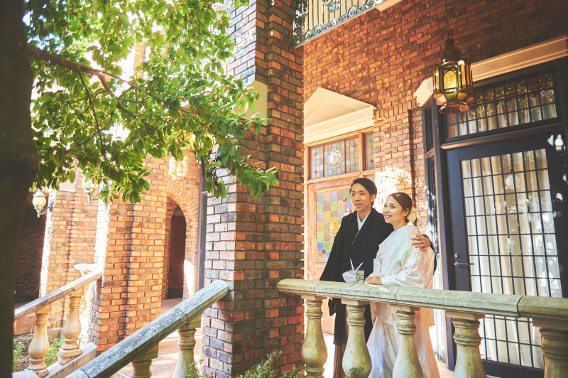 ☆和装1点・カスタムプラン☆ 本格的なステンドグラスのクラシカルチャペル・緑溢れるガーデン・おしゃれなスタジオで撮影が可能