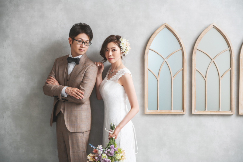 ☆洋装1点・カスタムプラン☆ 本格的なステンドグラスのクラシカルチャペル・緑溢れるガーデン・おしゃれなスタジオで撮影が可能