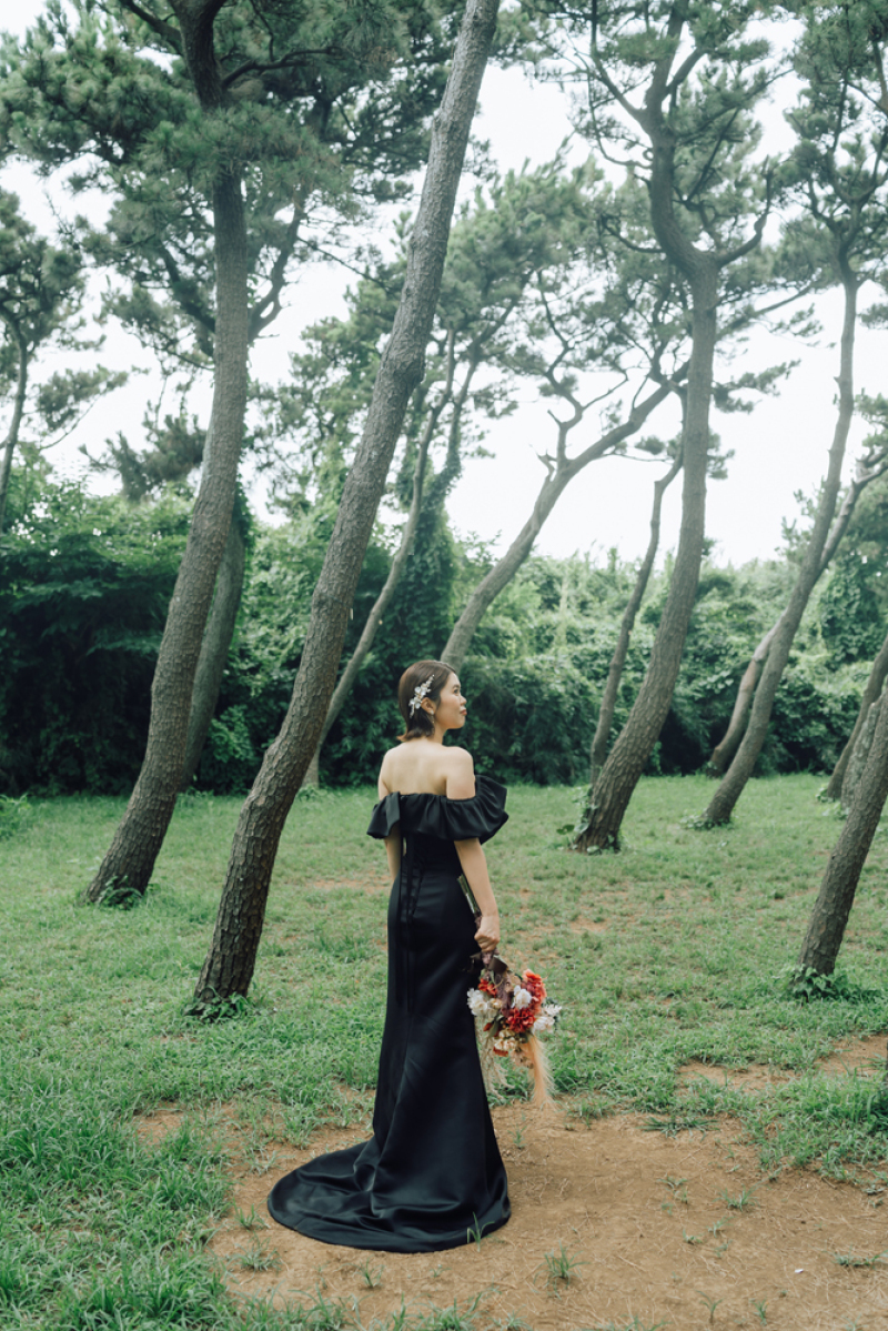 ブラックドレスで