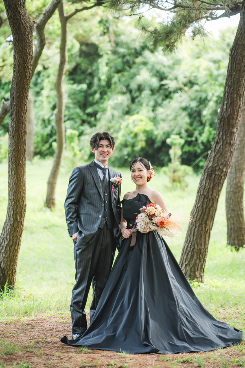 ブラックドレスで