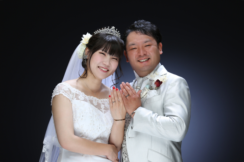 お二人上半身アップ