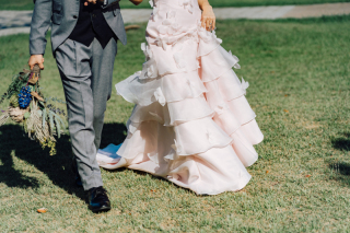 薄いピンクドレスにて城ヶ島ロケーション撮影