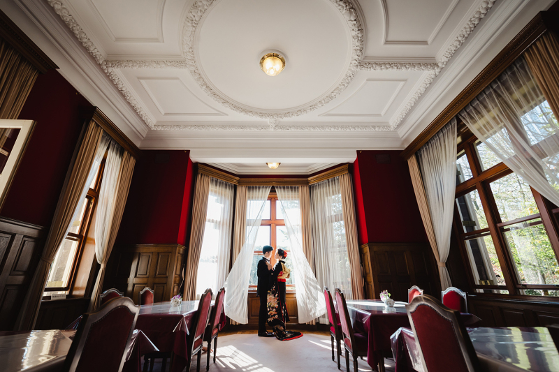 カーテンを使って