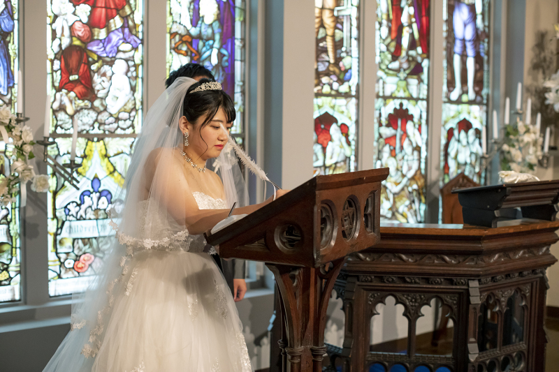 結婚証明書に署名