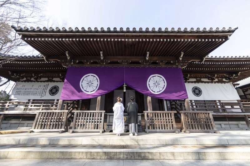 境内でのお参り姿も