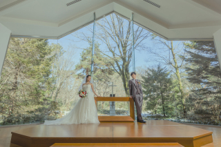 森のチャペルでフォトウエディング