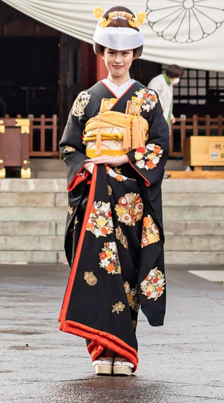 引き振袖（黒）