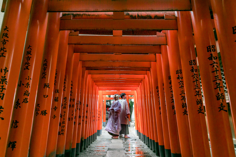 衣裳が映える！白米稲荷での一枚