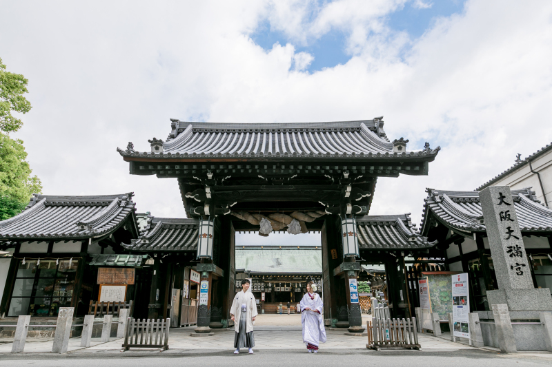 大阪天満宮を象徴する大門前
